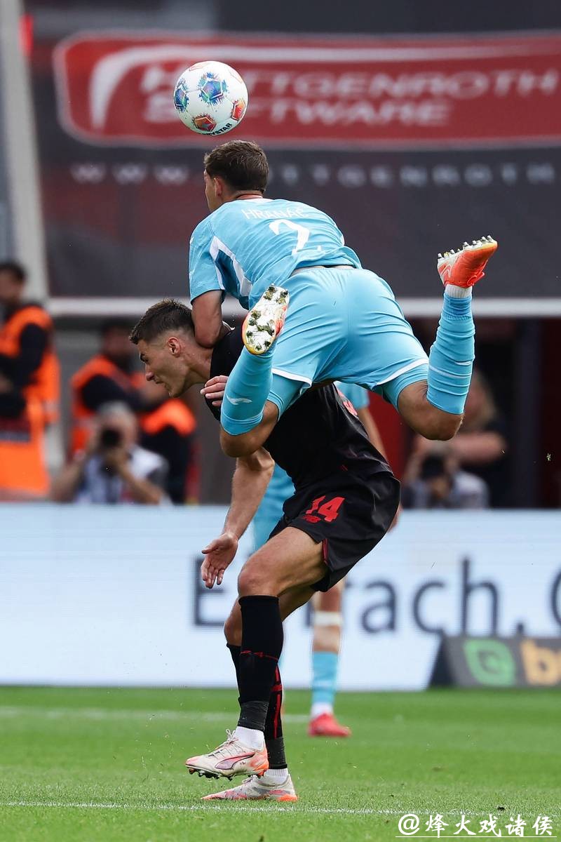 勒沃库森主力前锋弗兰德因伤告别本赛季